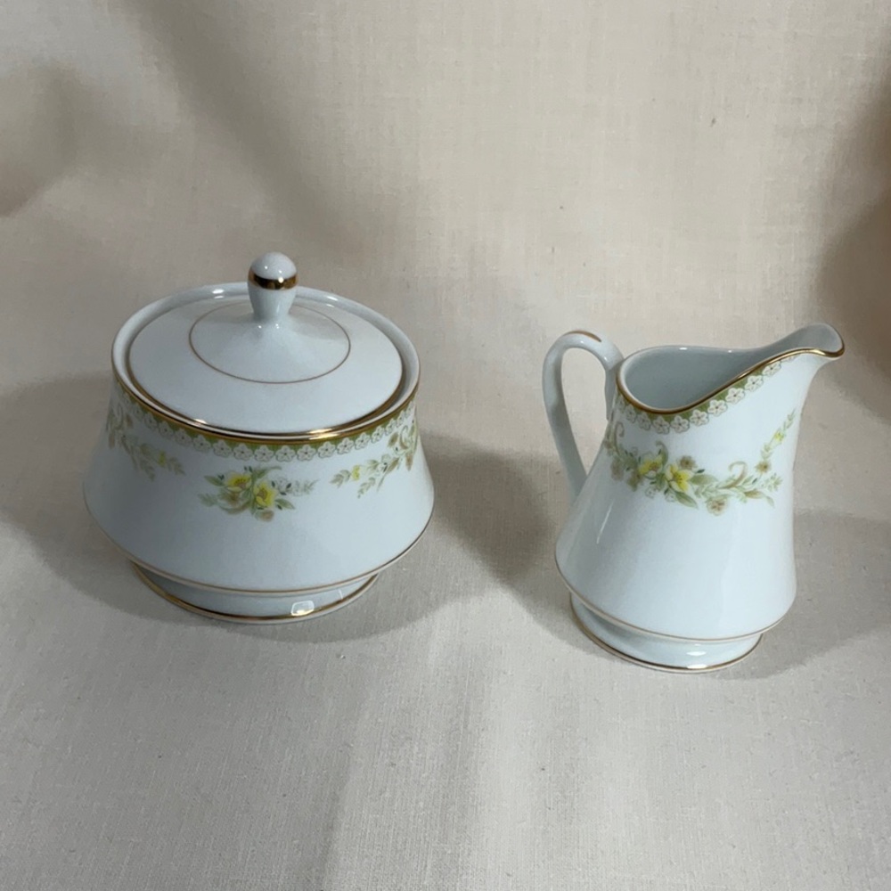 Mikasa Fine China Greenbriar L2014 Creamer & Sugar Bowl W/Lid